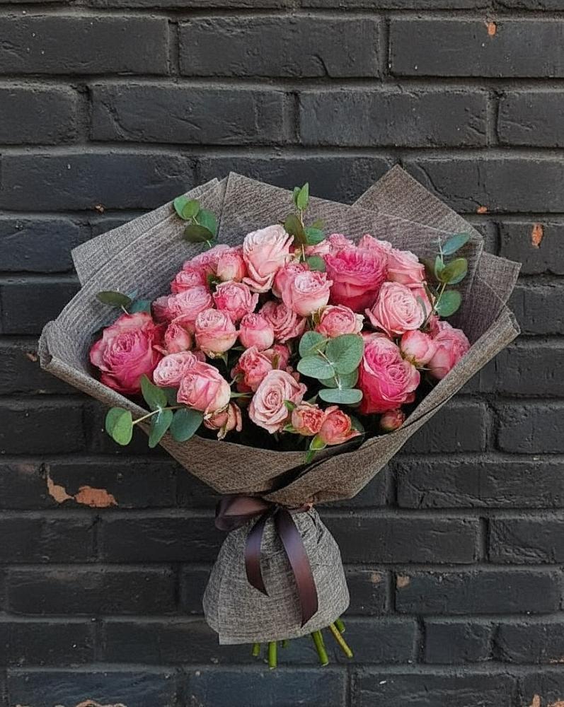 Букет цветов из: Розы в Красном Балтийце