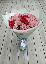 Букет цветов из:  Альстромерии #REPLACE_PRED# Красном Балтийце