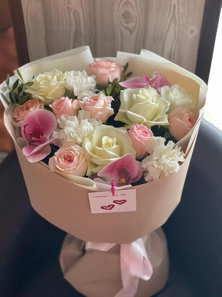 Букет цветов из: Орхидеи, Розы и Гвоздики в Красном Балтийце