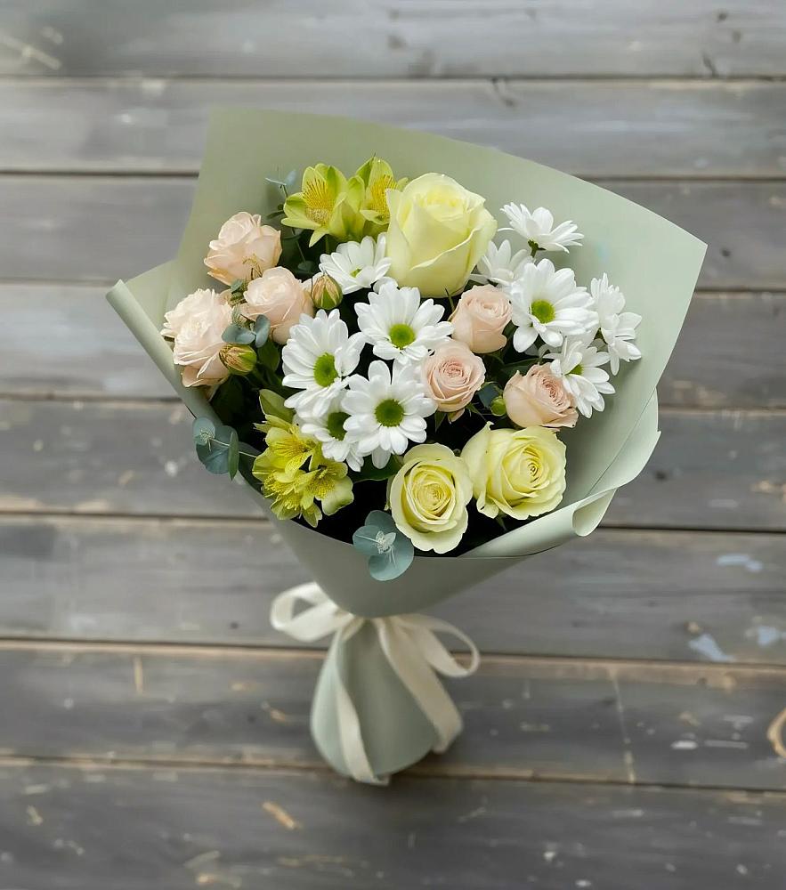 Букет цветов из: Альстромерии, Розы и Хризантемы в Красном Балтийце