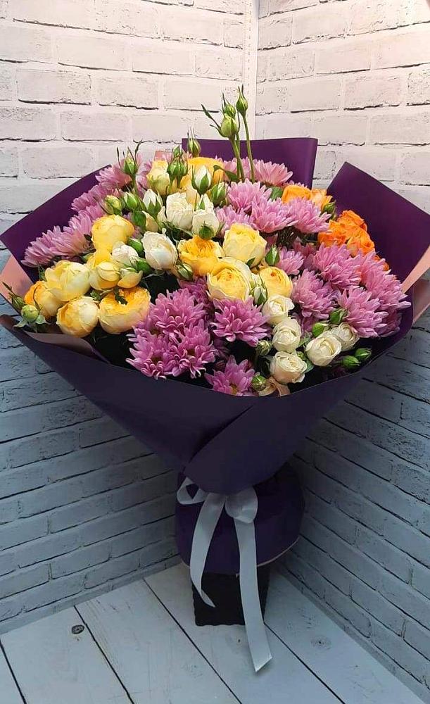 Букет цветов из: Хризантемы и Розы в Красном Балтийце