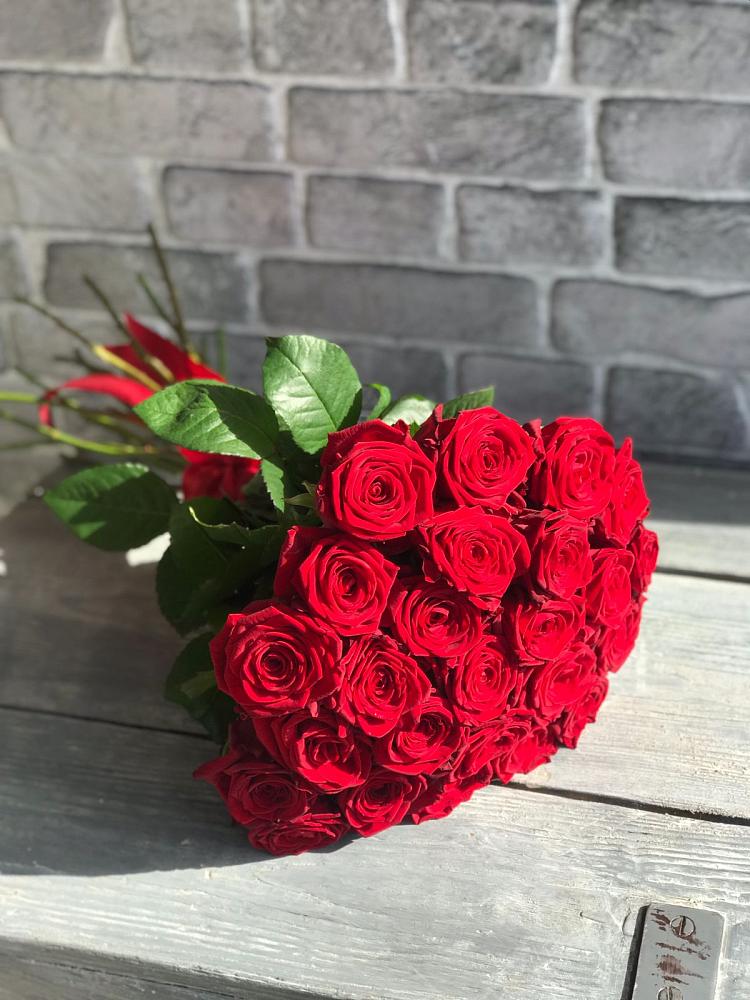 Букет Красные розы Фридом в Красном Балтийце