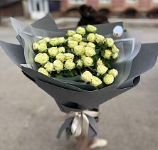 Букет Белые кустовые розы Солинеро в Красном Балтийце