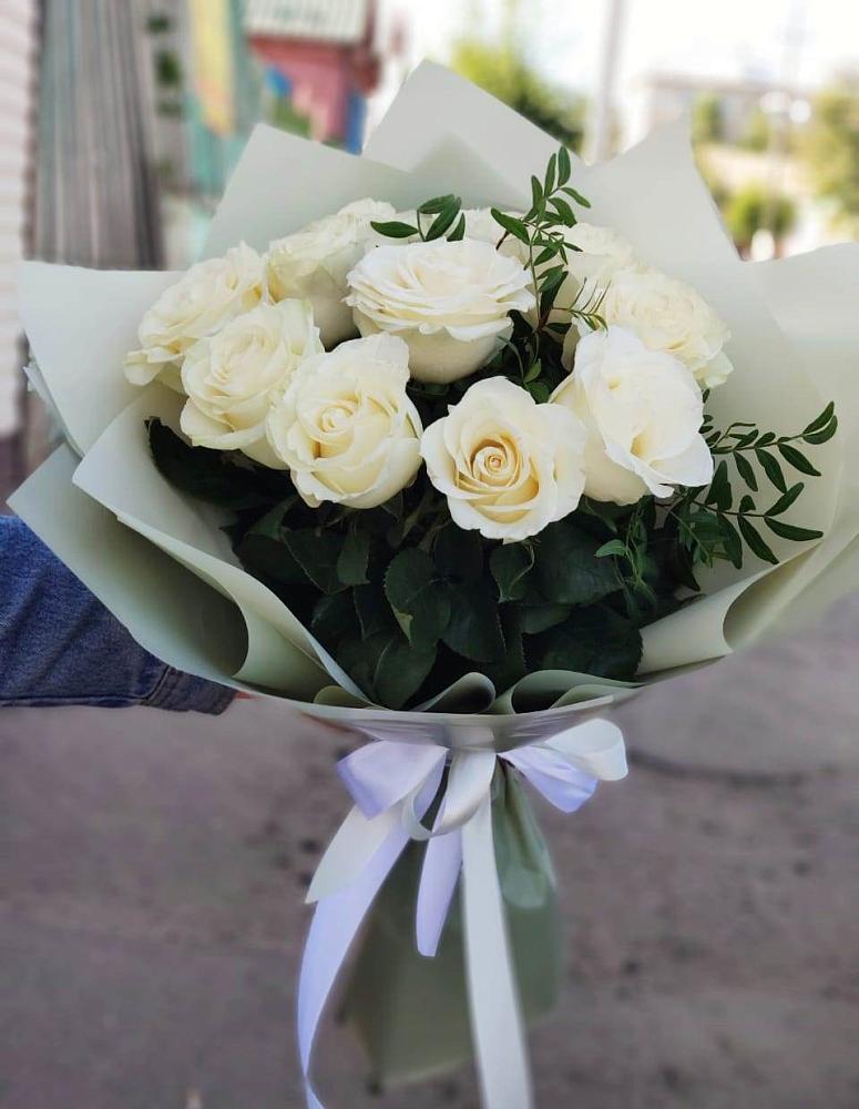 Букет Белые розы Проуд в Красном Балтийце