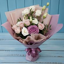 Букет цветов из:  Розы и Лизиантусы #REPLACE_PRED# Красном Балтийце