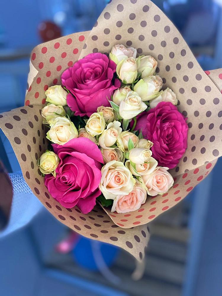 Букет цветов из: Розы в Красном Балтийце