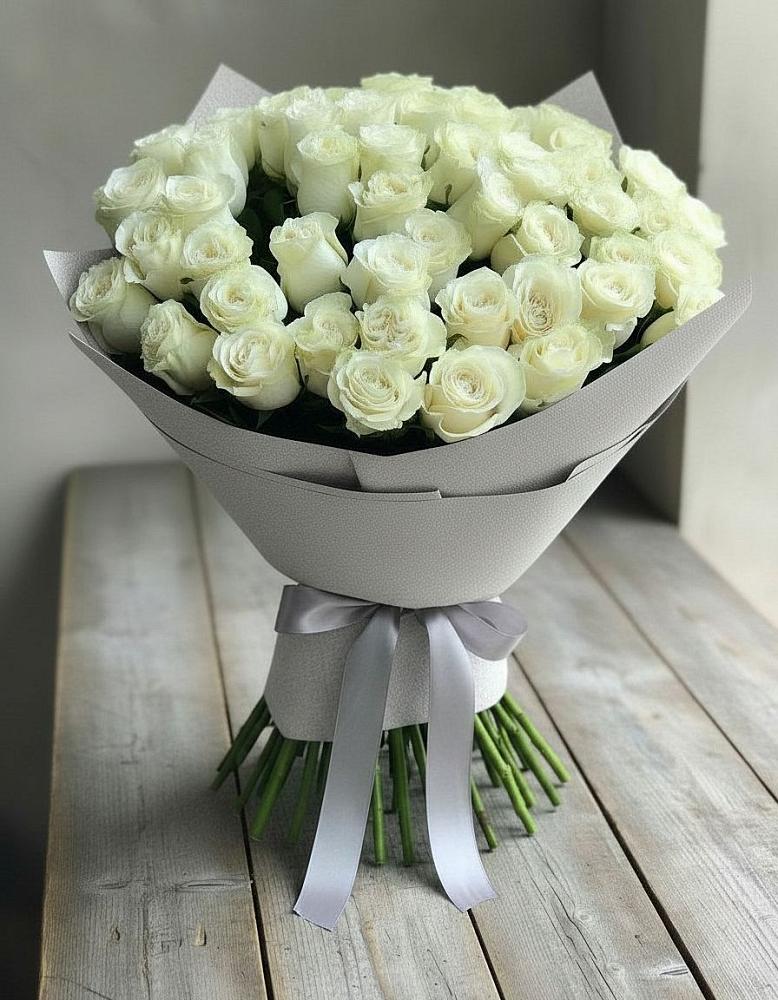 Букет 35 Белых роз в Красном Балтийце