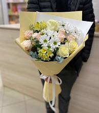 Букет цветов из:  Альстромерии, Розы и Хризантемы в Красном Балтийце