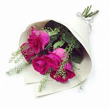 Букет цветов из:  Розы в Красном Балтийце