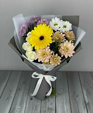 Букет цветов из:  Розы, Герберы и Хризантемы в Красном Балтийце