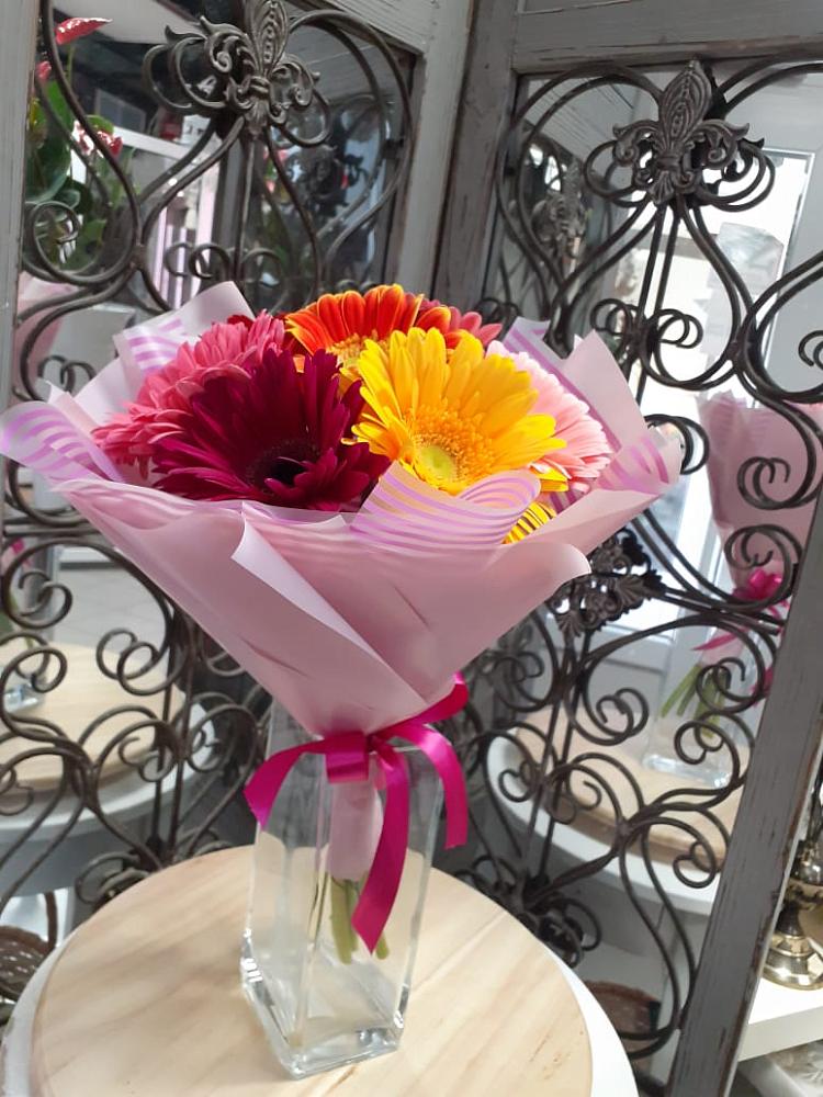 Букет цветов из: Герберы в Красном Балтийце