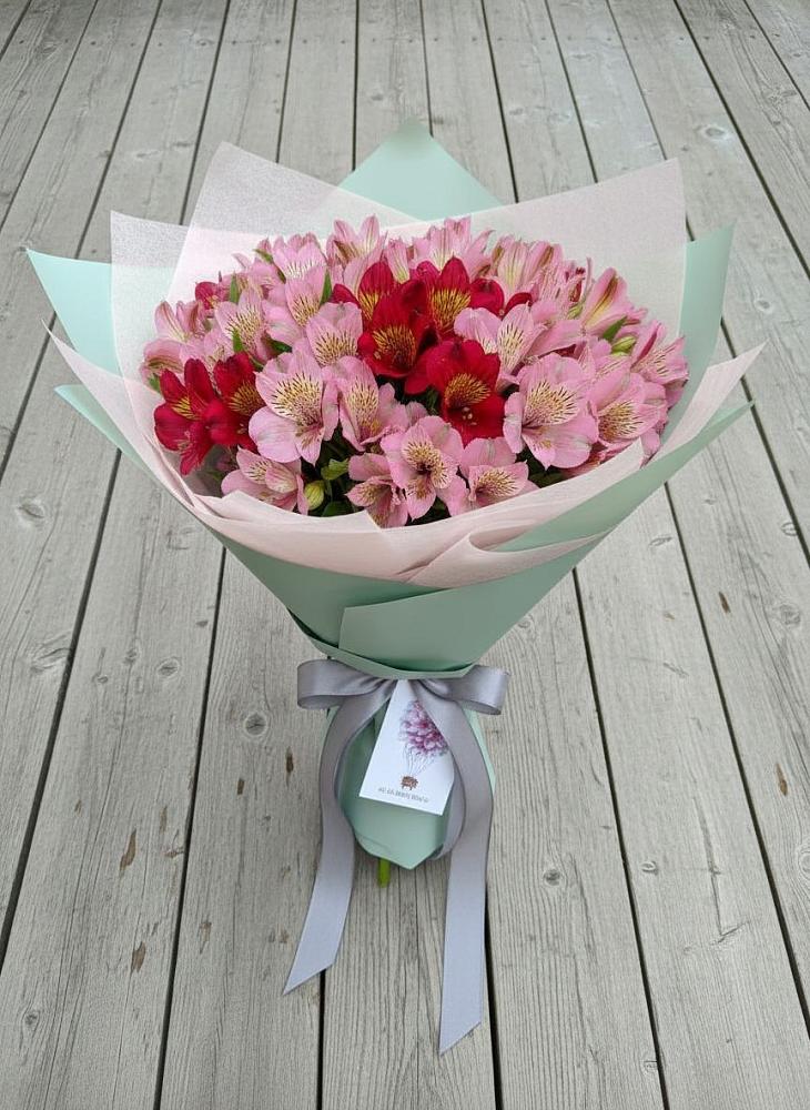 Букет цветов из: Альстромерии в Красном Балтийце