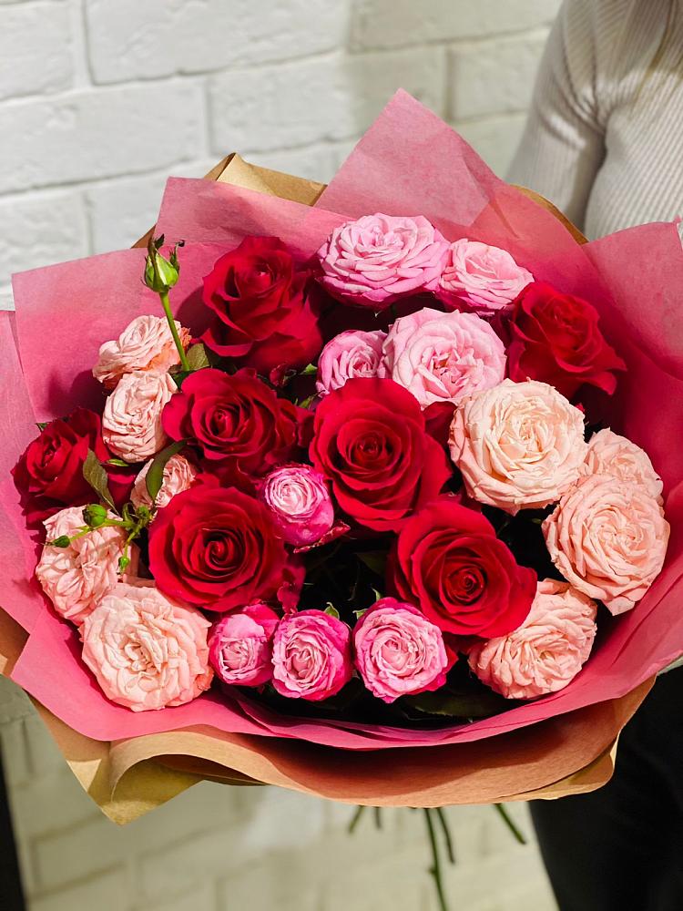 Букет цветов из: Розы в Красном Балтийце