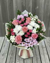 Букет цветов из:  Альстромерии, Гвоздики, Розы и Хризантемы в Красном Балтийце
