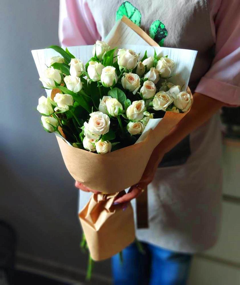 Букет цветов из: Розы в Красном Балтийце