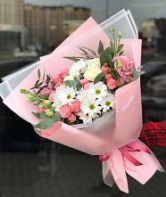 Букет цветов из:  Розы, Лизиантусы и Хризантемы в Красном Балтийце