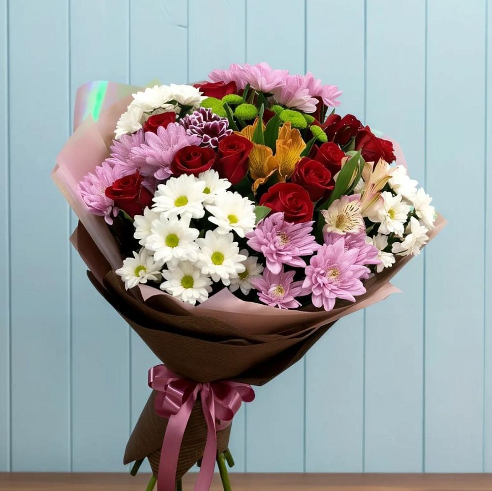 Букет цветов из: Розы, Хризантемы и Альстромерии в Красном Балтийце