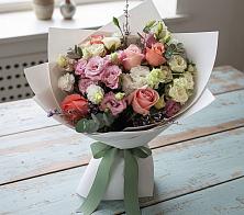 Букет цветов из:  Розы, Лизиантусы и Гвоздики в Красном Балтийце