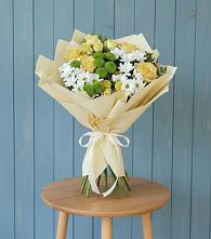 Букет цветов из:  Хризантемы и Розы в Красном Балтийце