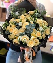 Букет цветов из:  Розы и Лизиантусы #REPLACE_PRED# Красном Балтийце