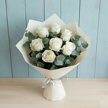 Букет Белые розы в Эвкалипте #REPLACE_PRED# Красном Балтийце