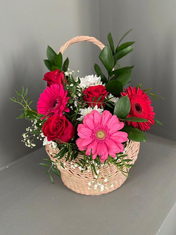 Цветочная композиция из Розы, Хризантемы и Герберы в корзине в Красном Балтийце