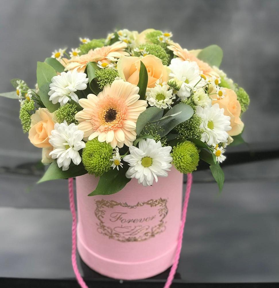 Цветочная композиция из Розы, Герберы и Хризантемы в шляпной коробке в Красном Балтийце