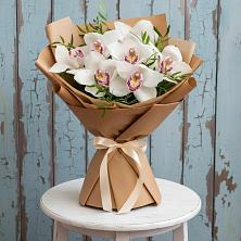 Букет цветов из:  Орхидеи и Розы в Красном Балтийце