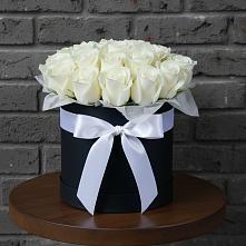 Цветочная композиция из Розы в шляпной коробке в Красном Балтийце