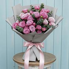 Букет цветов из:  Розы в Красном Балтийце